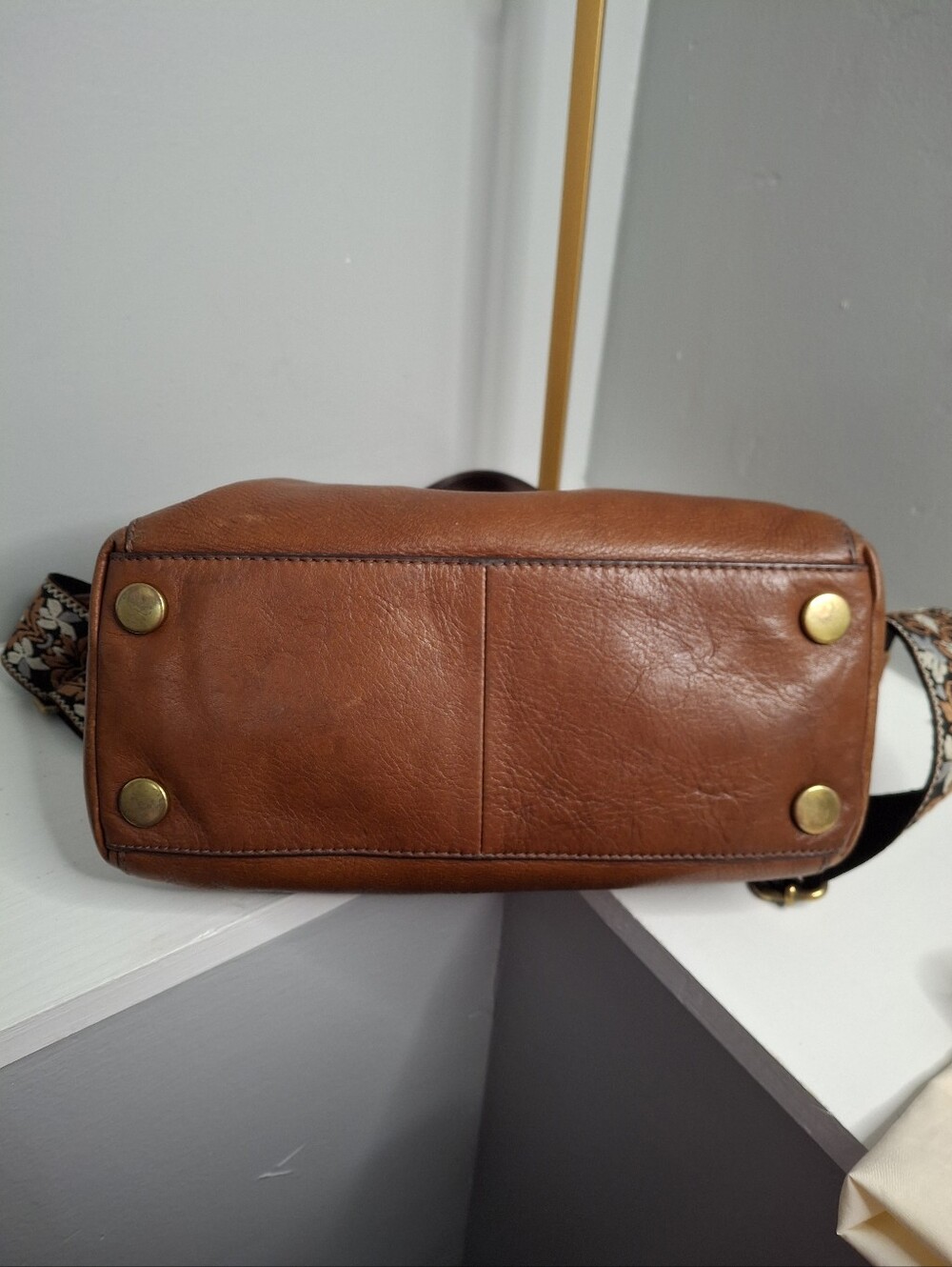 Fossil Vintage Cognac Leather Satchel w/ Boho Floral Guitar Strap & Dust Bag - Picture 4 of 5